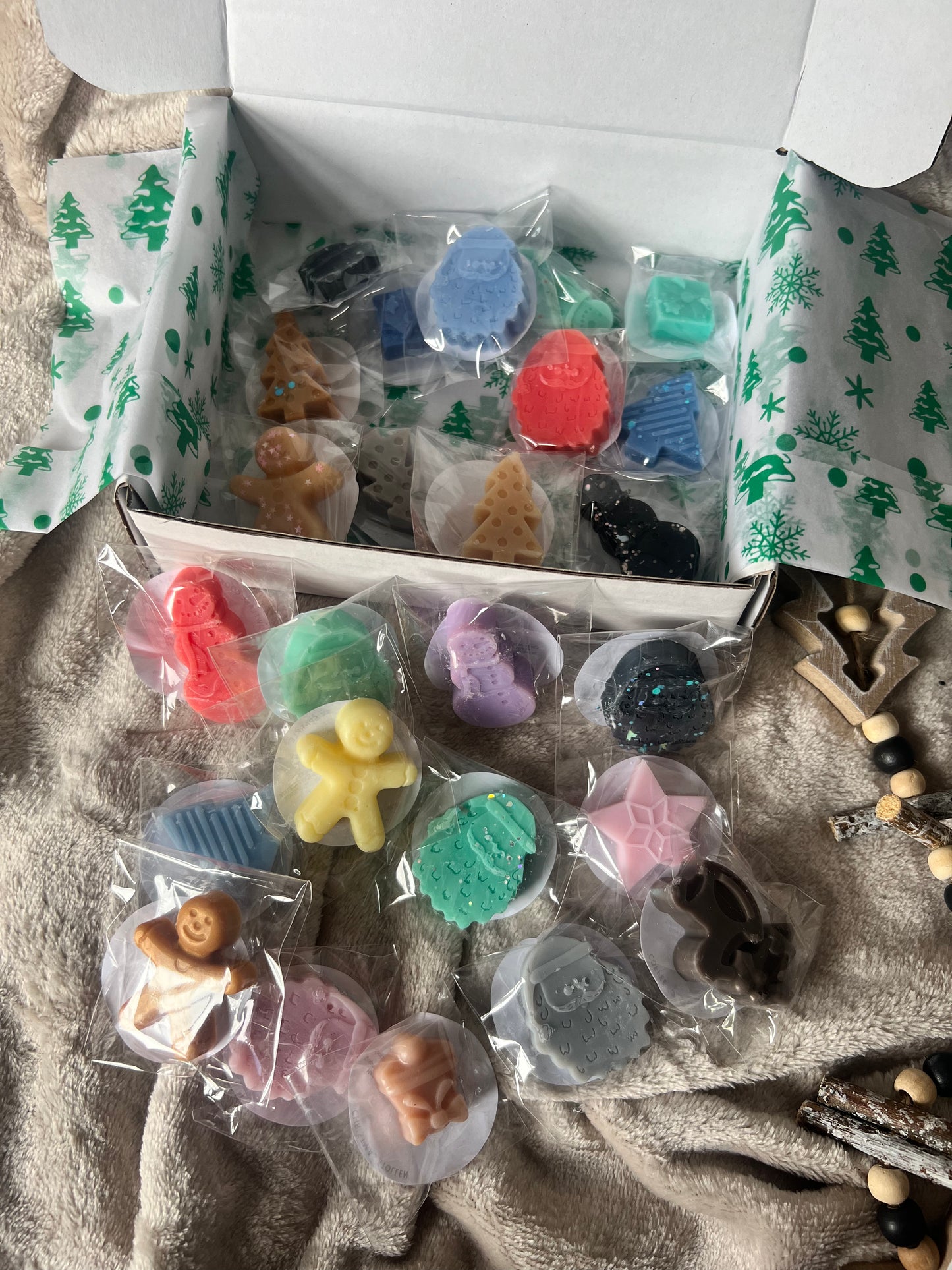 15  SAMPLE CHRISTMAS MELT BOX