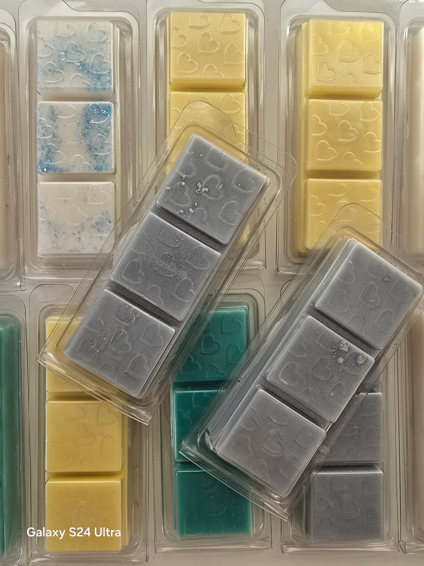 HEART SHAPE CLAMSHELLS