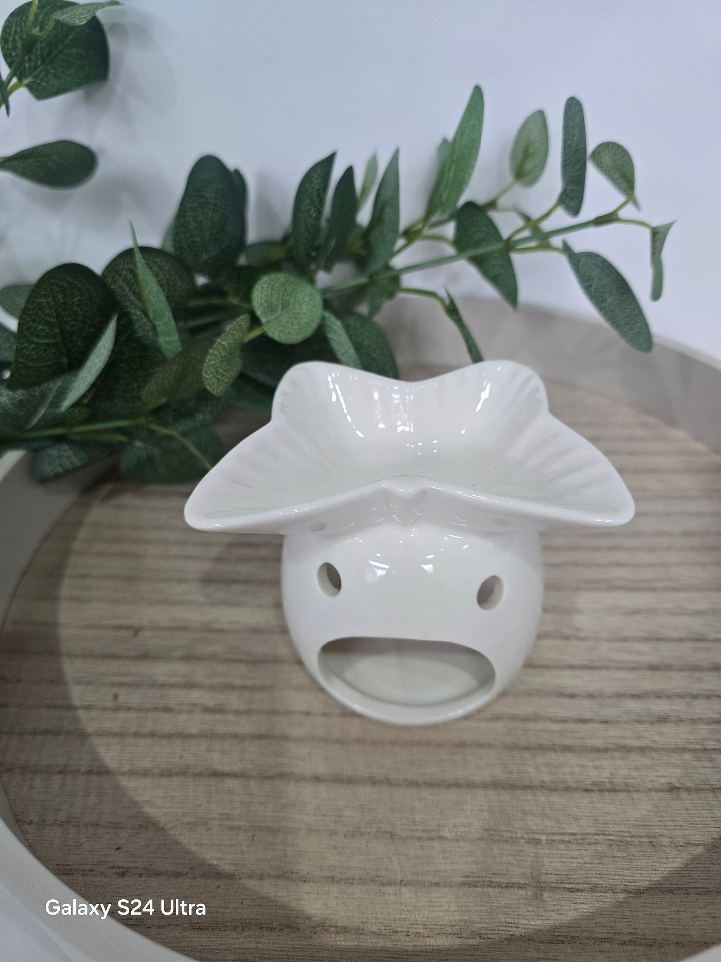 SMALL WHITE BUTTERFLY BURNER